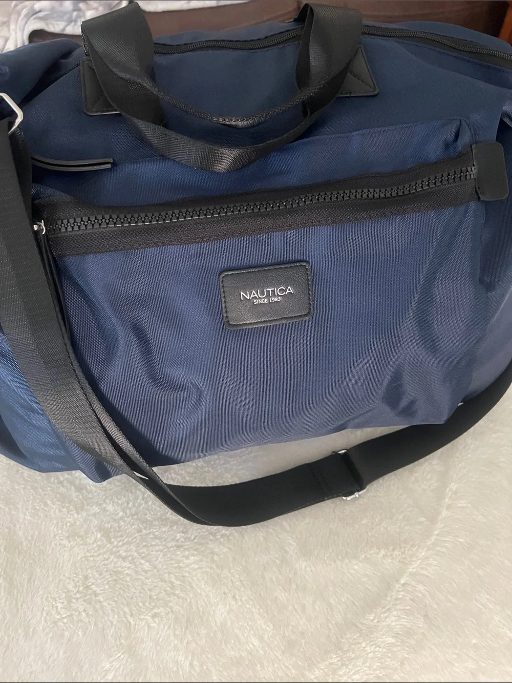 Nautica unisex Navy Blue Travel Duffel with Black Straps never used